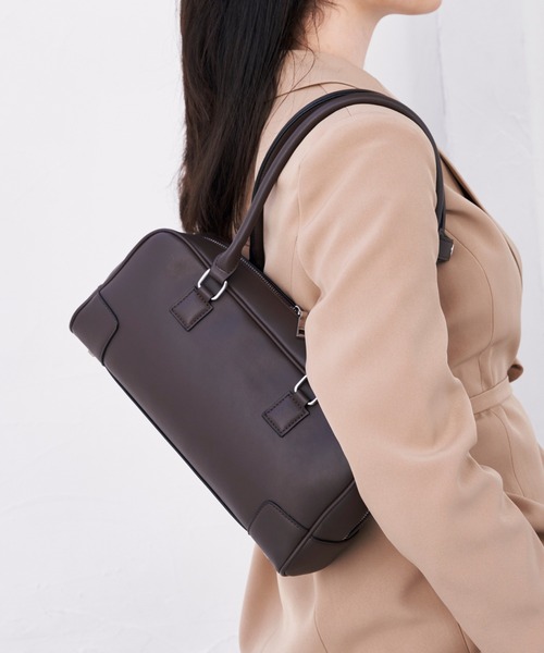 MURA（ムラ）の「Fermea（フェルメア） シンプル スムース 横長 ワイドボストンバッグ ハンドバッグ（ハンドバッグ・レディース・ダークブラウン/ブラウン/オフホワイト/ブラック・FREE）」の8枚目の写真