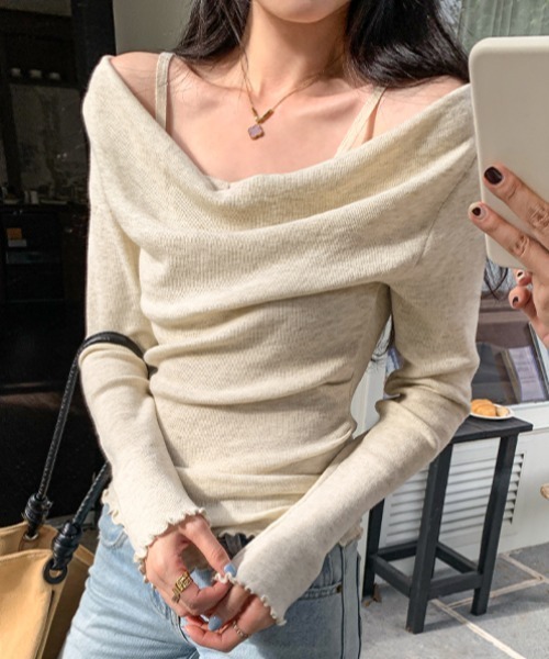 AMAJI(アマジ)の「メロウフリル オフショルダー カウルネック 長袖ニットトップス(ニット/セーター・レディース・ブラック/ベージュ/ライトピンク・SMALL/MEDIUM/LARGE)」の7枚目の写真