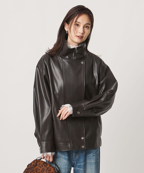 UNITED ARROWS(ユナイテッドアローズ)の「スタンドカラー レザーライク ブルゾン(ブルゾン・レディース・ダークブラウン/ブラック・38/36)」の7枚目の写真