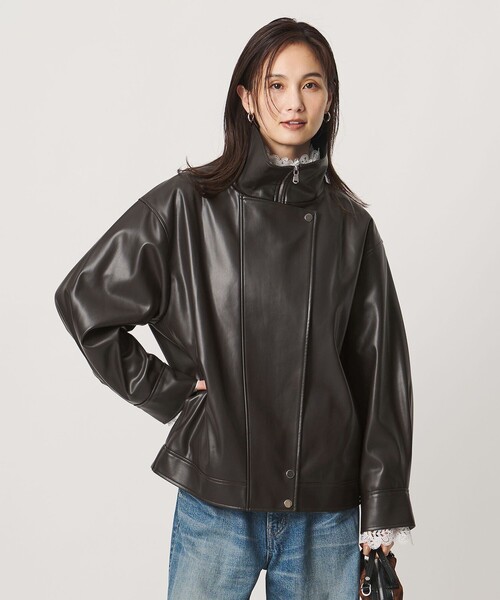 UNITED ARROWS(ユナイテッドアローズ)の「スタンドカラー レザーライク ブルゾン(ブルゾン・レディース・ダークブラウン/ブラック・38/36)」の8枚目の写真