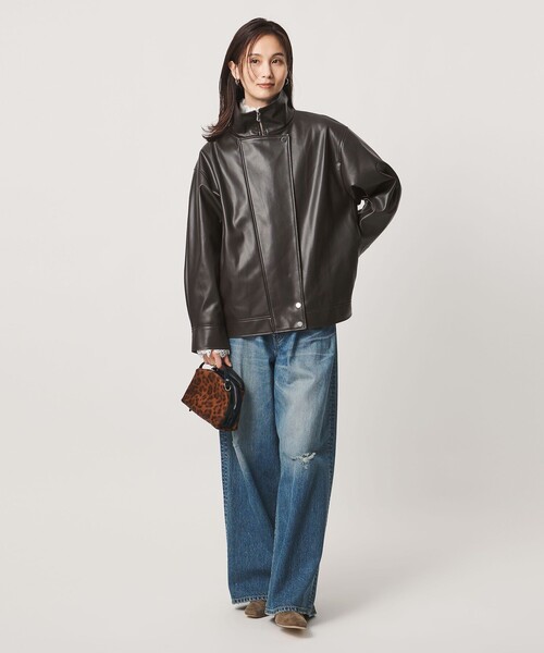 UNITED ARROWS(ユナイテッドアローズ)の「スタンドカラー レザーライク ブルゾン(ブルゾン・レディース・ダークブラウン/ブラック・38/36)」の9枚目の写真