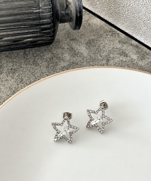 Cepica(セピカ)の「スタービジューピアス(ピアス(両耳用)・レディース・シルバー・FREE)」の1枚目の写真