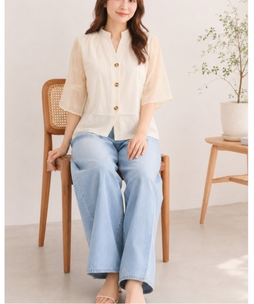 FAZVY（ファズビー）の「袖に咲く刺繍 シアーフレアスリーブ半袖ブラウス（シャツ/ブラウス・レディース・ホワイト・M）」の6枚目の写真