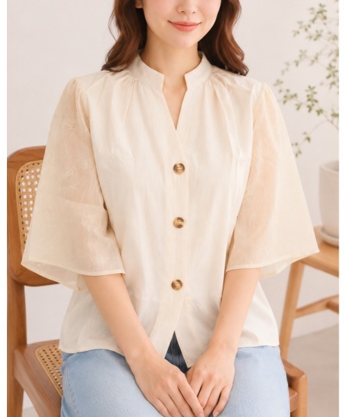 FAZVY（ファズビー）の「袖に咲く刺繍 シアーフレアスリーブ半袖ブラウス（シャツ/ブラウス・レディース・ホワイト・M）」の7枚目の写真