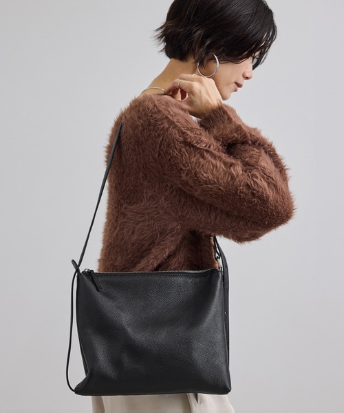 SALON adam et rope'(サロン アダム エ ロペ)の「【W S(ドゥーブル)】マルチWAYナチュラルレザーショルダーバッグ(ショルダーバッグ・レディース・ブラック/ベージュ・FREE)」の9枚目の写真