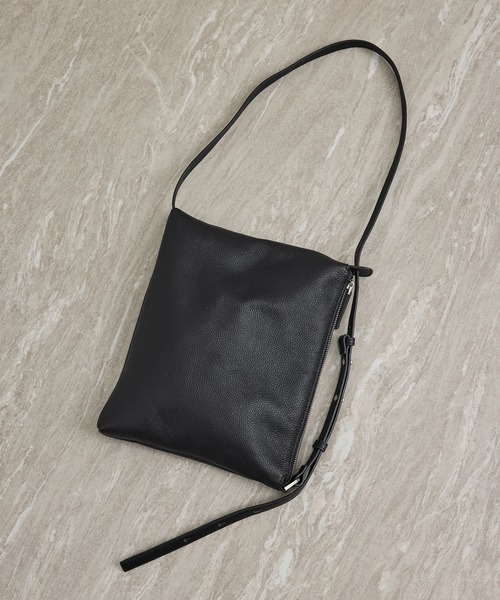 SALON adam et rope'(サロン アダム エ ロペ)の「【W S(ドゥーブル)】マルチWAYナチュラルレザーショルダーバッグ(ショルダーバッグ・レディース・ブラック/ベージュ・FREE)」の19枚目の写真