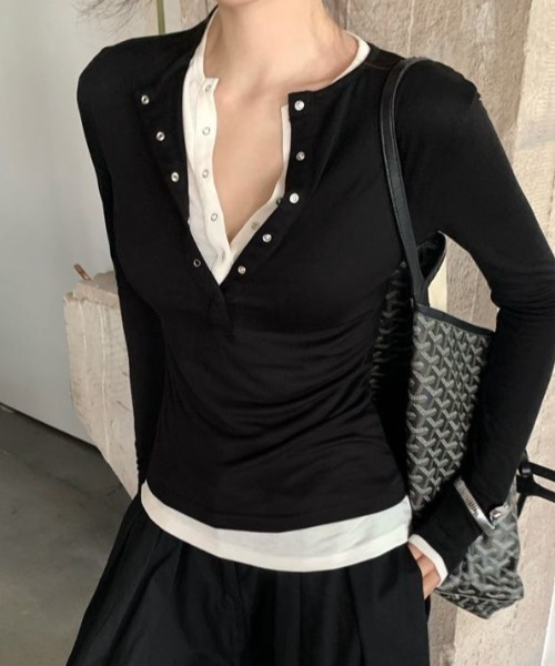 Teem Store(チームストア)の「フェイクレイヤードヘンリーネックカットソー(ニット/セーター・レディース・ブラック/グレー・M)」の9枚目の写真