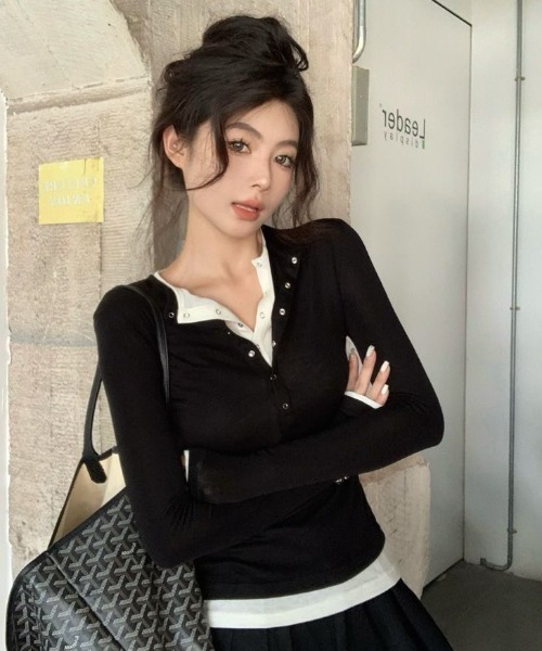Teem Store(チームストア)の「フェイクレイヤードヘンリーネックカットソー(ニット/セーター・レディース・ブラック/グレー・M)」の11枚目の写真