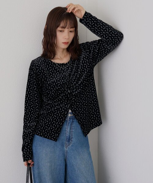 DISCOAT(ディスコート)の「【WEB限定】ベロア花柄コンパクトカーディガン(カーディガン/ボレロ・レディース・グレイッシュベージュ/ブルー/ブラック・FREE)」の9枚目の写真