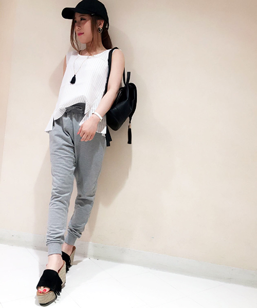 VENCEEXCHANGE（ヴァンスエクスチェンジ）の「ミニ裏毛ジョガーパンツ10L              （その他パンツ・レディース・ブラック/ダークグリーン/コーラル/グレー・MEDIUM/SMALL）」の3枚目の写真