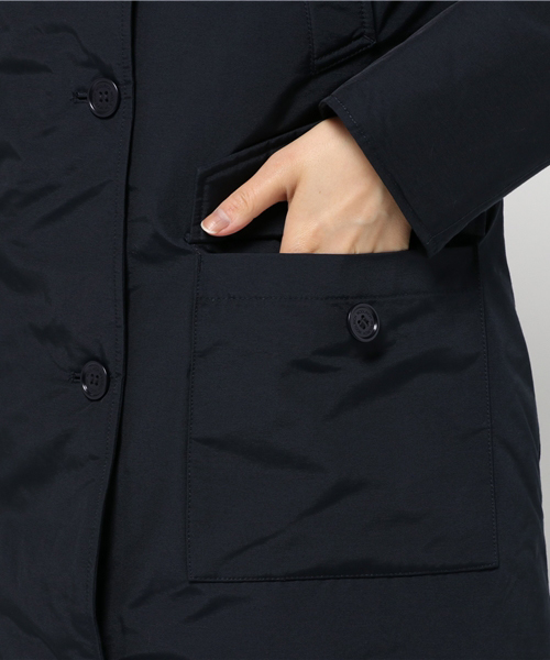 WOOLRICH（ウールリッチ）の「WOOLRICH　ARCTIC PARKA　アークティックパーカー（ダウンジャケット/コート・レディース・ベージュ/ネイビー/ブラック・X-SMALL/SMALL）」の5枚目の写真