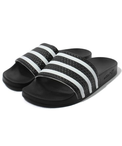 adidas（アディダス）の「ADILETTE（サンダル・メンズ・ホワイト/ブラック/ネイビー・26.5cm/27.5cm/28.5cm/24.5cm/23.5cm）」の2枚目の写真