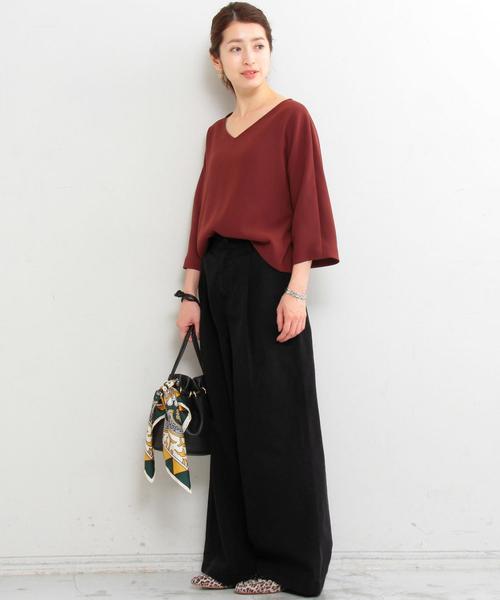 BEAUTY&YOUTH UNITED ARROWS（ビューティーアンドユースユナイテッドアローズ）の「【WEB限定】by ※∴ツイルチノタックワイドパンツ ◆（チノパンツ・レディース・ブラック/ベージュ/ダークグリーン/ネイビー・MEDIUM/SMALL/LARGE）」の6枚目の写真