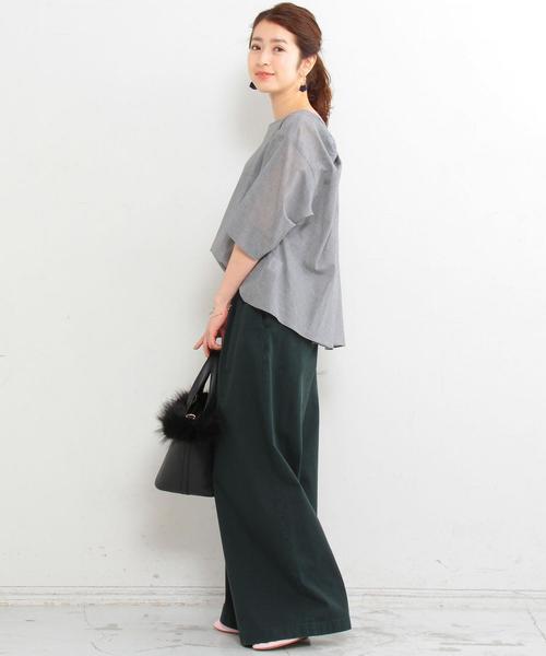 BEAUTY&YOUTH UNITED ARROWS（ビューティーアンドユースユナイテッドアローズ）の「【WEB限定】by ※∴ツイルチノタックワイドパンツ ◆（チノパンツ・レディース・ブラック/ベージュ/ダークグリーン/ネイビー・MEDIUM/SMALL/LARGE）」の9枚目の写真