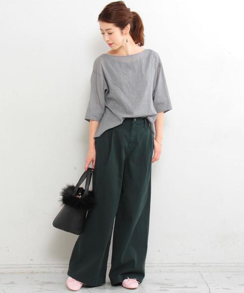 BEAUTY&YOUTH UNITED ARROWS（ビューティーアンドユースユナイテッドアローズ）の「【WEB限定】by ※∴ツイルチノタックワイドパンツ ◆（チノパンツ・レディース・ブラック/ベージュ/ダークグリーン/ネイビー・MEDIUM/SMALL/LARGE）」の17枚目の写真