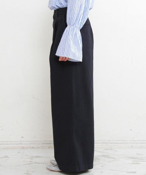 BEAUTY&YOUTH UNITED ARROWS（ビューティーアンドユースユナイテッドアローズ）の「【WEB限定】by ※∴ツイルチノタックワイドパンツ ◆（チノパンツ・レディース・ブラック/ベージュ/ダークグリーン/ネイビー・MEDIUM/SMALL/LARGE）」の11枚目の写真