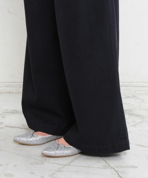 BEAUTY&YOUTH UNITED ARROWS（ビューティーアンドユースユナイテッドアローズ）の「【WEB限定】by ※∴ツイルチノタックワイドパンツ ◆（チノパンツ・レディース・ブラック/ベージュ/ダークグリーン/ネイビー・MEDIUM/SMALL/LARGE）」の16枚目の写真