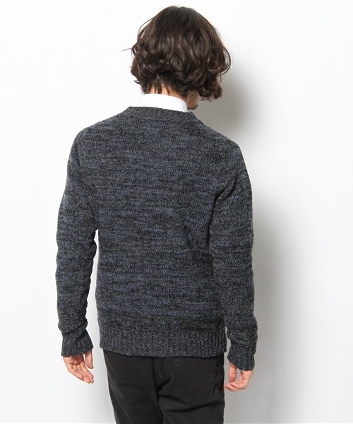 AMERICAN RAG CIE(アメリカンラグシー)の「AMERICAN RAG CIE Vネックニットカーディガン 109-TMK-M131-KN028(カーディガン/ボレロ・メンズ・ブラック/マスタード/レッド・1/2)」の6枚目の写真