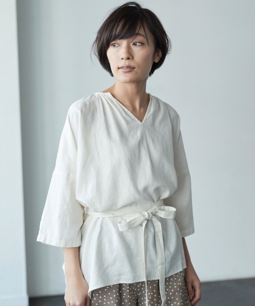 AMERICAN HOLIC（アメリカンホリック）の「・スキッパー5分袖リボン付ブラウス（シャツ/ブラウス・レディース・オフホワイト/チャコールグレー/グレイッシュベージュ/ストライプ・FREE）」の2枚目の写真