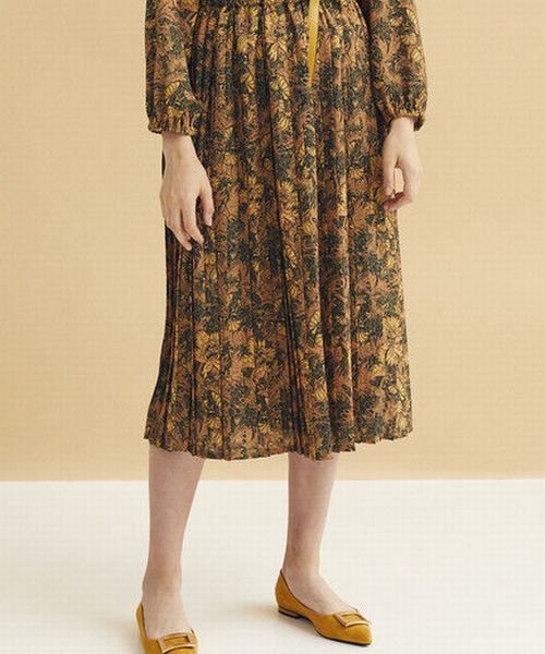 YECCA VECCA（イェッカヴェッカ）の「Ｐ．ミュルーズプリントプリーツスカート（スカート・レディース・イエロー/アイボリー・FREE）」の15枚目の写真