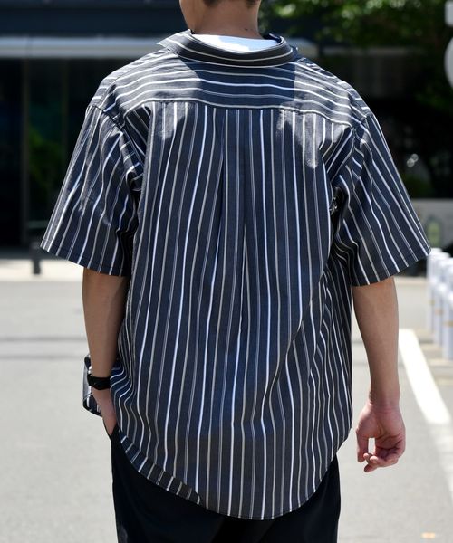 SHIPS(シップス)の「SU: レギュラーカラー ストライプ ボックス ショートスリーブ シャツ ■(シャツ/ブラウス・メンズ・オフホワイト/ブラック/ベージュ/ブルー・S/M/L)」の11枚目の写真