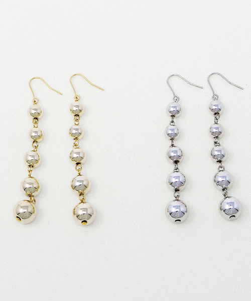 ISS（イズ）の「ISS:メタルボールフックロングピアス（ピアス（両耳用）・レディース・シルバー/ゴールド・FREE）」の3枚目の写真