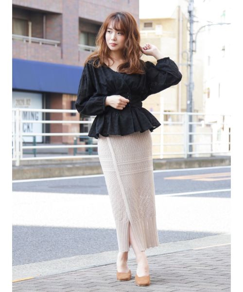 dazzlin（ダズリン）の「Ｖネックコットンペプラムトップス（シャツ/ブラウス・レディース・ブラック/オフホワイト/ミント・FREE）」の10枚目の写真