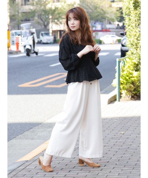 dazzlin（ダズリン）の「Ｖネックコットンペプラムトップス（シャツ/ブラウス・レディース・ブラック/オフホワイト/ミント・FREE）」の13枚目の写真