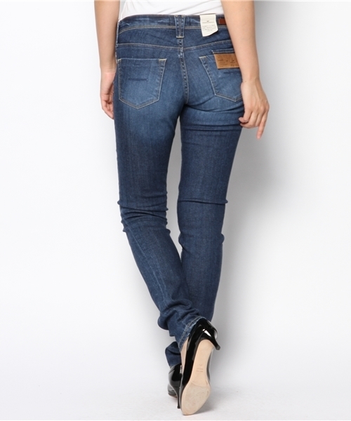 LOUNGEDRESS(ラウンジドレス)の「YANUKPatricia/ヤヌーク(デニムパンツ・レディース・コバルトブルー・25/24/26)」の3枚目の写真