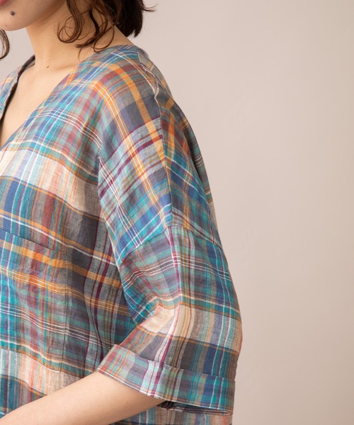 Munich（ミューニック）の「マドラスチェックリネン　Vネックリラックスワンピース(リゾートマキシワンピース)（ワンピース・レディース・ブルー・FREE）」の9枚目の写真