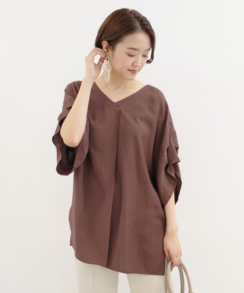 DouDou（ドゥドゥ）の「2WAY袖タックブラウス（シャツ/ブラウス・レディース・ブラック/ブラウン/オフホワイト・FREE）」の3枚目の写真