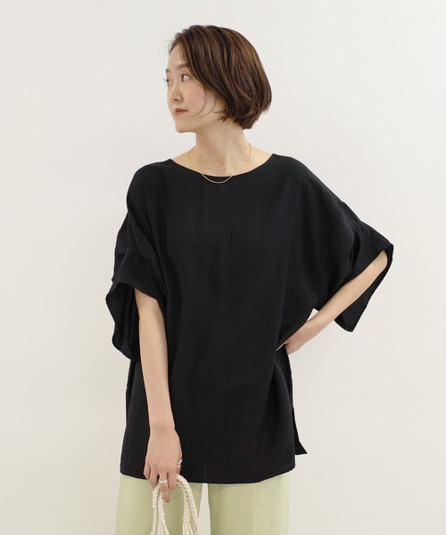 DouDou（ドゥドゥ）の「2WAY袖タックブラウス（シャツ/ブラウス・レディース・ブラック/ブラウン/オフホワイト・FREE）」の2枚目の写真