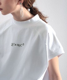 綿100％USAコットン。ゆるっとしたロゴがかわいい。ヘビロテ必須の大人Tシャツ。