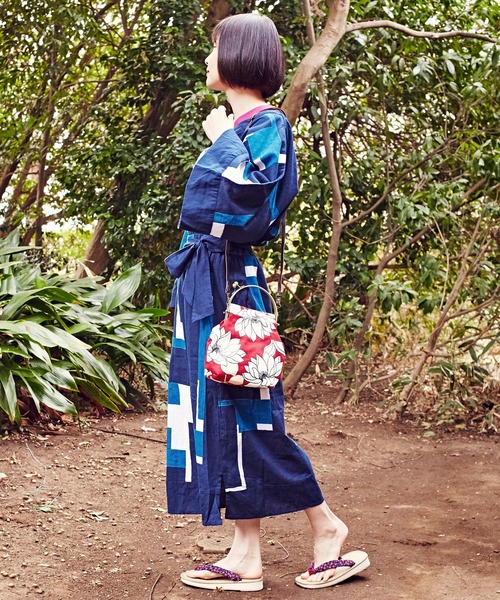 カヤ（カヤ）の「【カヤ】蓮の花 がま口ショルダーバッグ（ショルダーバッグ・レディース・レッド/イエロー/ブルー・FREE）」の11枚目の写真