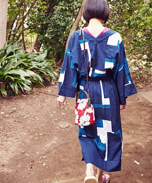 カヤ（カヤ）の「【カヤ】蓮の花 がま口ショルダーバッグ（ショルダーバッグ・レディース・レッド/イエロー/ブルー・FREE）」の12枚目の写真