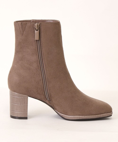 artemis by DIANA（アルテミスバイダイアナ）の「スクエアトゥショートブーツ（ブーツ・レディース・ブラック系その他/ダークベージュ/ブラック/ダークブラウン・23.5cm/22.5cm/24.5cm/25.0cm/24.0cm/23.0cm/22.0cm）」の11枚目の写真