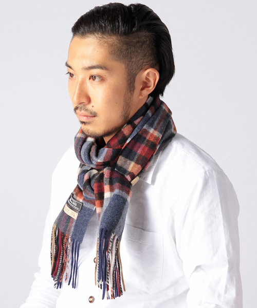 BEAMS（ビームス）の「◎BEAMS / チェック カシミヤ マフラー（マフラー・メンズ・グレー/ネイビー/ワイン・ONE SIZE）」の2枚目の写真