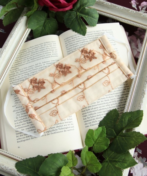 axes femme（アクシーズファム）の「繊細レースマスク（マスク・レディース・ブラック/ブラウン/ピンク/ラベンダー/ブルー/グリーン/ホワイト・MEDIUM）」の4枚目の写真