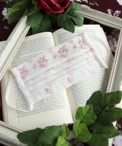 axes femme（アクシーズファム）の「繊細レースマスク（マスク・レディース・ブラック/ブラウン/ピンク/ラベンダー/ブルー/グリーン/ホワイト・MEDIUM）」の7枚目の写真