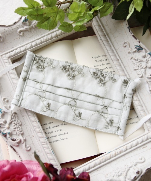 axes femme（アクシーズファム）の「繊細レースマスク（マスク・レディース・ブラック/ブラウン/ピンク/ラベンダー/ブルー/グリーン/ホワイト・MEDIUM）」の5枚目の写真