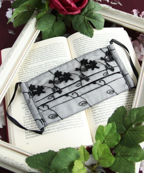 axes femme（アクシーズファム）の「繊細レースマスク（マスク・レディース・ブラック/ブラウン/ピンク/ラベンダー/ブルー/グリーン/ホワイト・MEDIUM）」の3枚目の写真