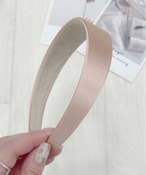 apres jour（アプレジュール）の「【apres jour×ARIAZ】サテンカチューシャ（カチューシャ・レディース・ブラック/ダークブラウン/ベージュ/ミント/モカ/ラベンダー/ピンクベージュ・FREE）」の14枚目の写真