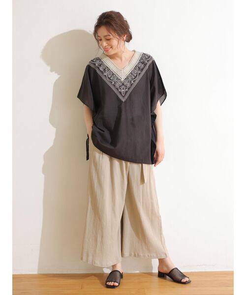 Green Parks(グリーンパークス)の「円柱ヒールメッシュサンダル*(サンダル・レディース・ブラック/ベージュ/カーキ・MEDIUM/LARGE/SMALL)」の8枚目の写真