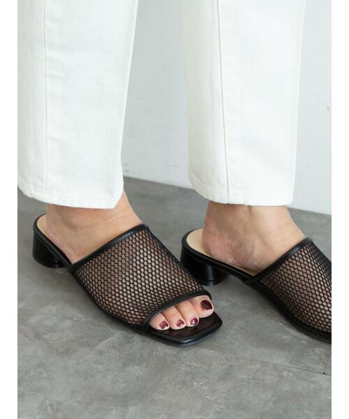 Green Parks(グリーンパークス)の「円柱ヒールメッシュサンダル*(サンダル・レディース・ブラック/ベージュ/カーキ・MEDIUM/LARGE/SMALL)」の5枚目の写真