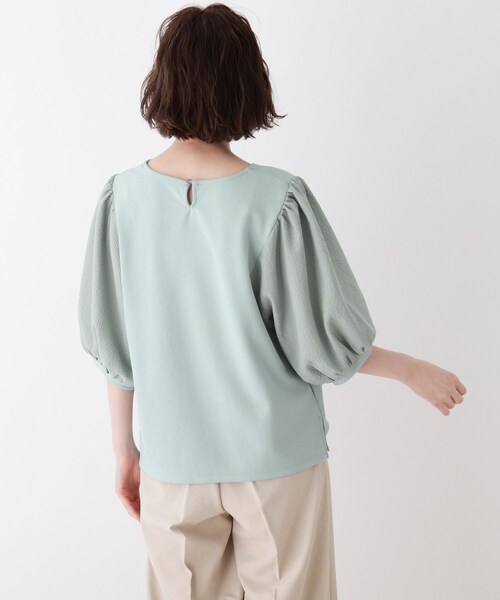 DRESKIP（ドレスキップ）の「◆異素材使いボリューム袖Tシャツ（Tシャツ/カットソー・レディース・ブラック/オフホワイト/ダークオレンジ/グリーン系・02/03/04）」の12枚目の写真