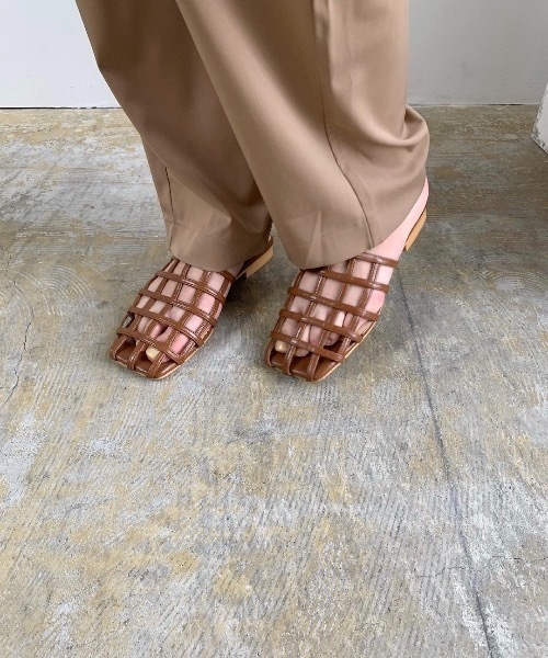 Amiur(エミレ)の「cutwork sandal(サンダル・レディース・ブラウン/ブラック・S/M/L)」の13枚目の写真