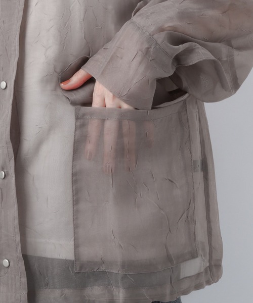 A part by（アパートバイ）の「Poシアーシャツブルゾン　952593（シャツ/ブラウス・レディース・ライトグレー/ベージュ/カーキ・FREE）」の10枚目の写真