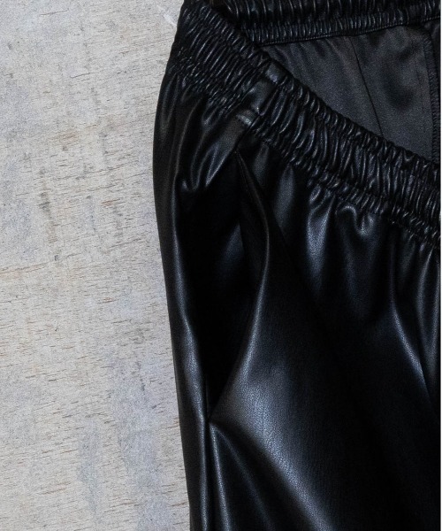 Naive magic（ナイーブマジック）の「【a】テックレザーイージーパンツ（その他パンツ・メンズ・グレー/ブラック/グリーン/アイボリー・LARGE/MEDIUM）」の20枚目の写真