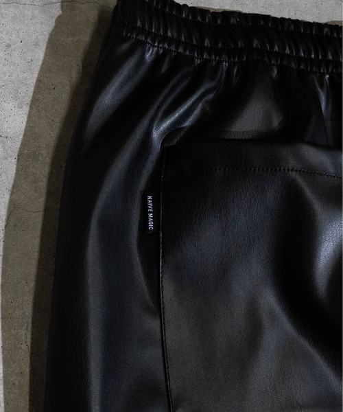 Naive magic（ナイーブマジック）の「【a】テックレザーイージーパンツ（その他パンツ・メンズ・グレー/ブラック/グリーン/アイボリー・LARGE/MEDIUM）」の16枚目の写真