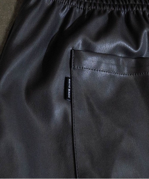Naive magic（ナイーブマジック）の「【a】テックレザーイージーパンツ（その他パンツ・メンズ・グレー/ブラック/グリーン/アイボリー・LARGE/MEDIUM）」の17枚目の写真